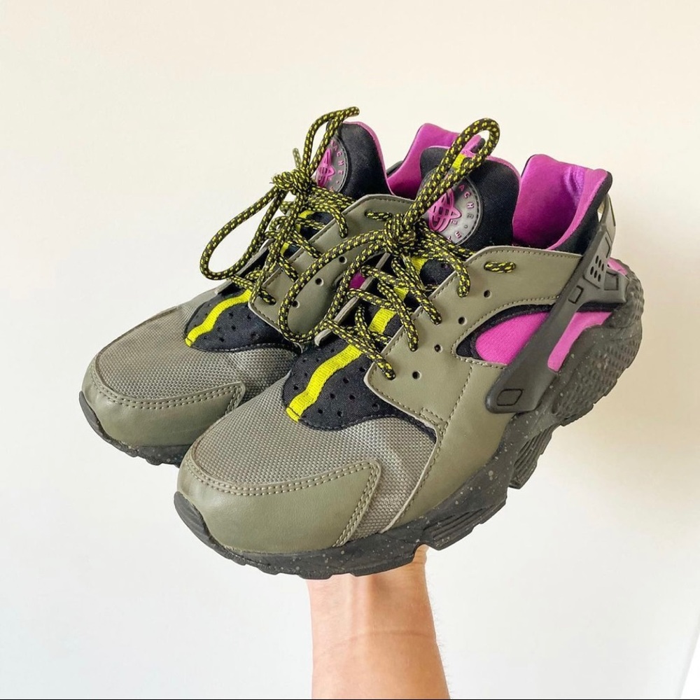 Nike Air Huarache women’s 8.5 US limited release color